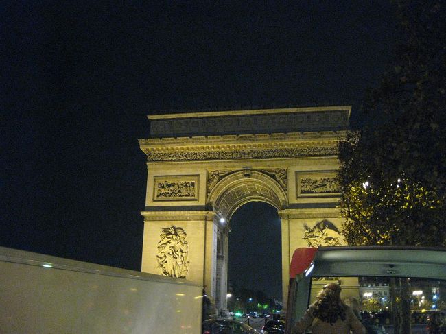 寒い思いをしながらも、パリ市内をぐるっとまわって観光は終了。