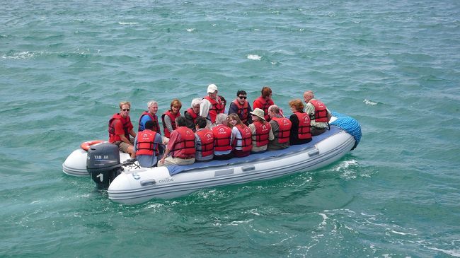 <br /><br /><br /><br />ボートに乗り込んで・・・・・