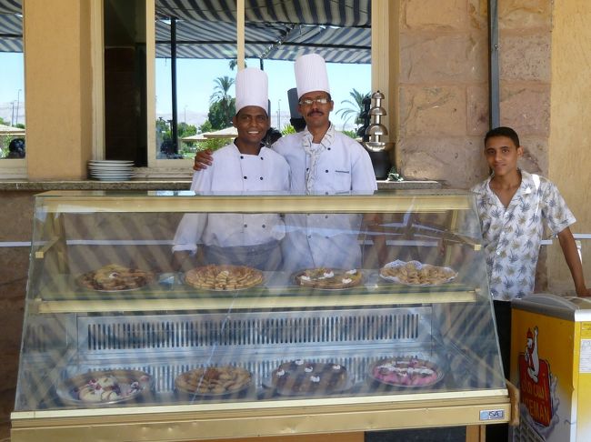 昼食のエジプシャン・ビュッフェ