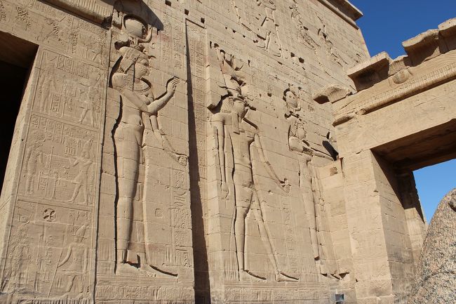 見事なレリーフ