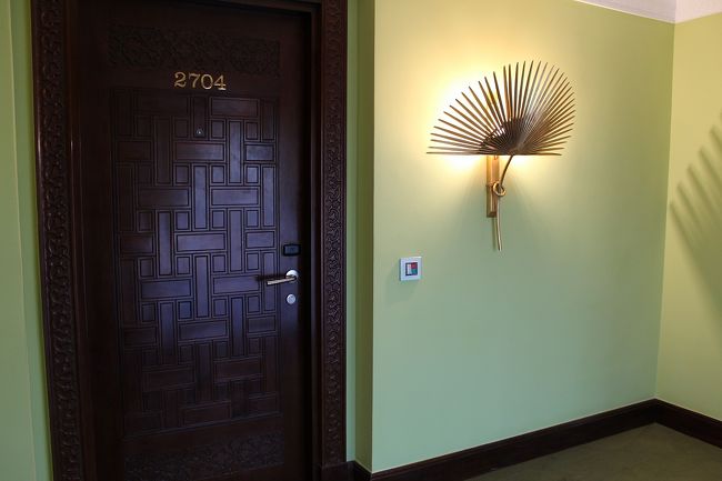 最初は、2704号室