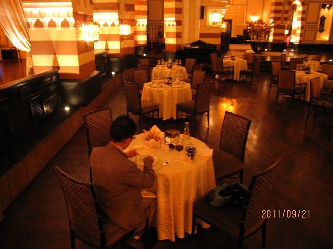 レストラン1902は、一人っきりでした。ズハハ貸切！