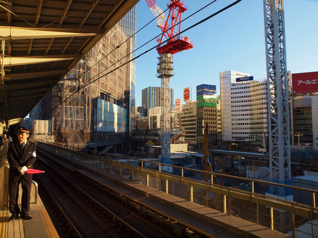一昨年の１２月　兄と名残紅葉を見るために訪れた　奈良の夜<br /><br />見つけたのが　おんまつり　の衣装の展示とポスター