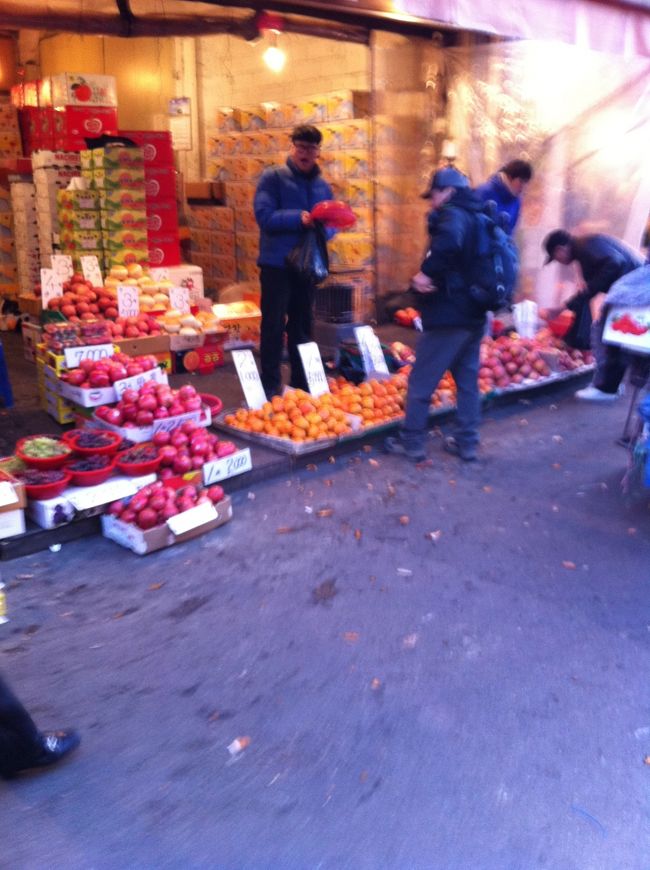 果物も売っています。