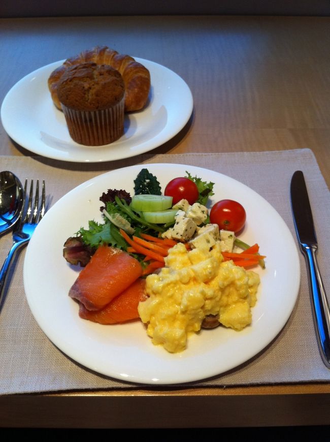 今日の朝食。<br />パンうまし。