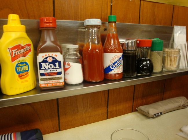 旦那様は、この　ＮＯ．１　のソースがお気に入りでした<br /><br />私は、そのままで食べました〜<br /><br />付け合わせの野菜にかけたけど、私には少し濃く感じるソースでした。。<br /><br /><br /><br />ごちそうさま〜美味しかったよ〜<br />満腹満足。<br /><br /><br />また、食べに行きたいなー