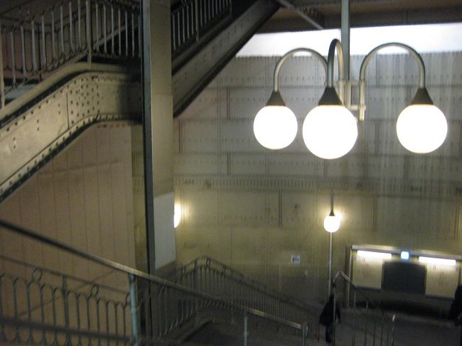 ここから4号線に乗って「Saint-Sulpice」駅へ向かいます。<br />人がいなかったので写真を撮る余裕が。