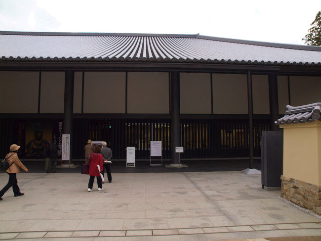 日本建築をイメージしての設計、、<br /><br />　批評は控えましょう。