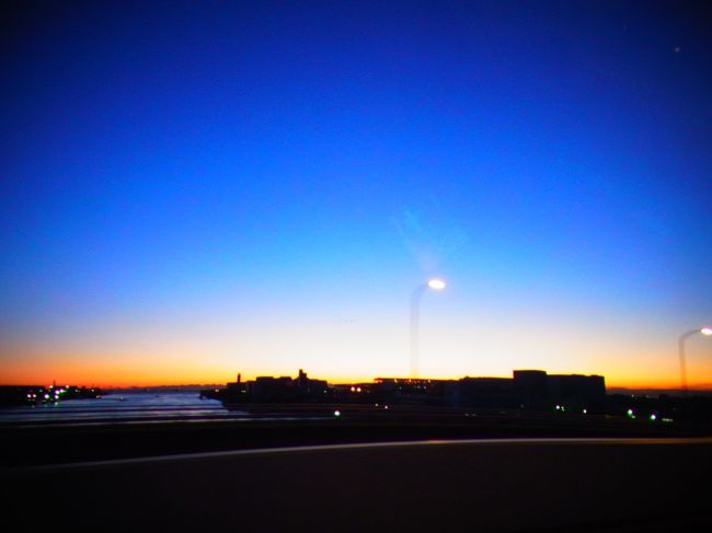 今までは蒲田に前泊していましたが<br />今回は早起きして車で行ってみる事にしました。<br /><br />苦手な早起きを頑張ってして、自宅を4時45分に出発。