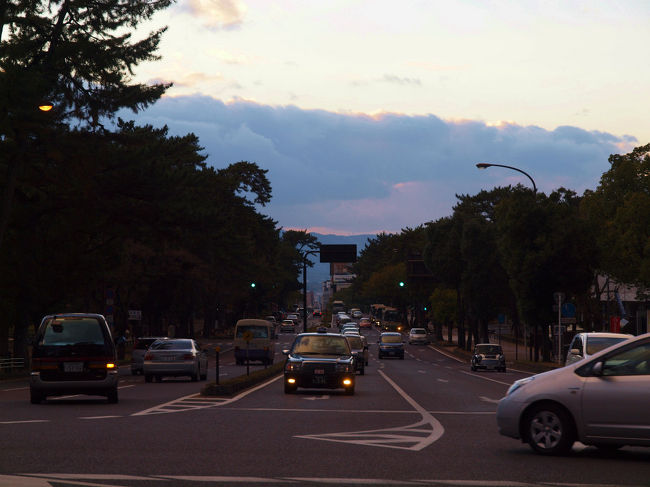東大寺から路地をのんびり歩き<br /><br />　とうとう　日暮れ近い時間になってしまいました