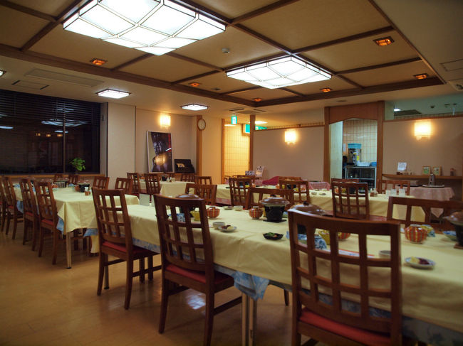 今夜は　三組のお客さん（現在）<br /><br />　あとから若い人たちが来たそうです。