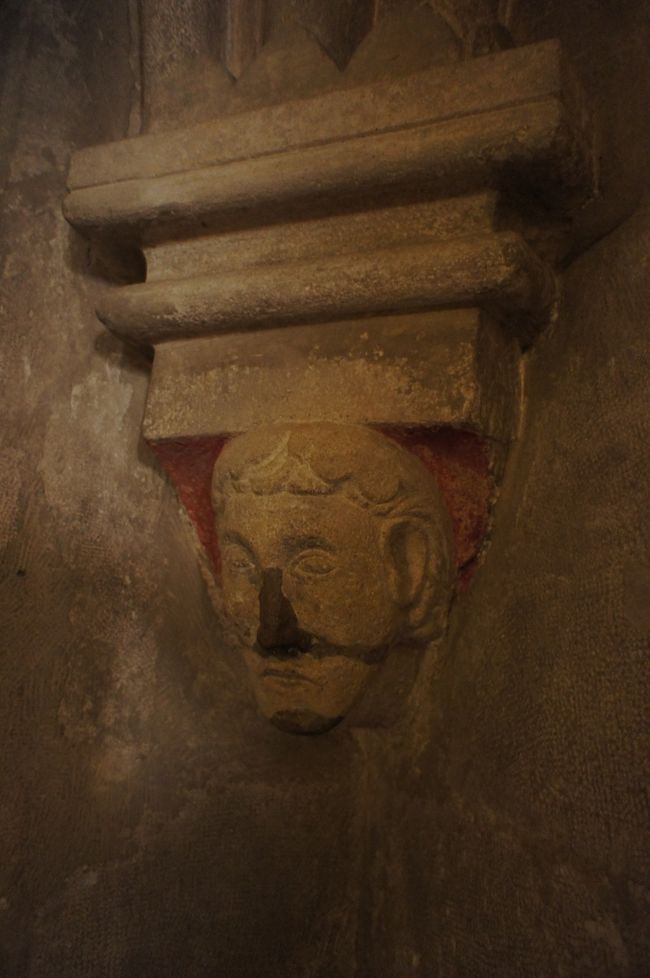 地下聖堂内の迫り元。