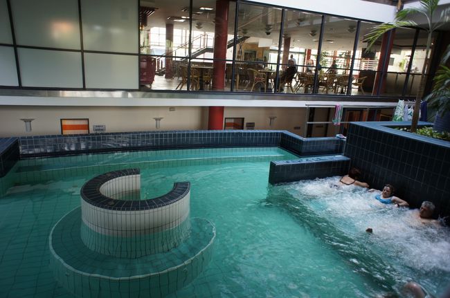 温泉は色々な種類があってリラックス出来ました、肌にしみるのもあったけれども…。