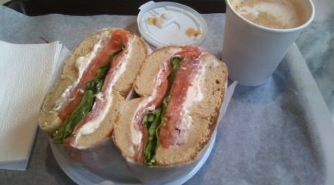 エッサベーグルでの朝食☆