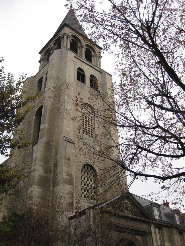 しっかりと街の中に溶け込んでいます。<br />この教会は外から見るというか、街の一部としての姿が1番いいと感じました。