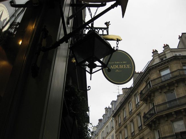 今回はグッズのみ買いに来ましたが…そんなに混んでいなかったので、マカロンも買えばよかったと後悔しました。