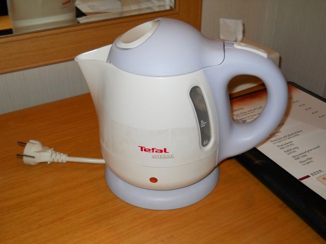 ホテルの部屋にポットがあるので寒い日は助かります。