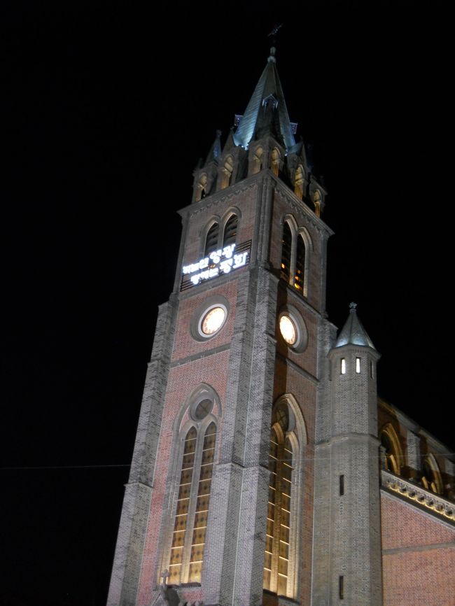 韓国はクリスチャンも多いので、教会もミサで賑わっていた。