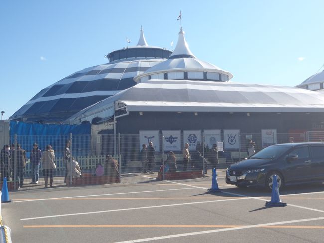 大きいドーム型のテント。