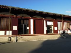 国宝館
奈良時代の阿修羅像などの乾漆八部衆像や乾漆十大弟子像、梵鐘、華原馨、平安時代の銅造燈籠や火袋扉、板彫十二神将像、鎌倉時代の木造金剛力士像、木造天燈鬼・龍燈鬼像、さらに飛鳥の山田寺から運ばれた７世紀の銅造仏頭などの国宝や、その他に重要文化財の木造阿弥陀如来像や木造薬師如来像、梵天像、帝釈天像なども安置されています。
こちらも初めて拝見しましたが、特に有名な阿修羅像は必見、その他も素晴らしいです。