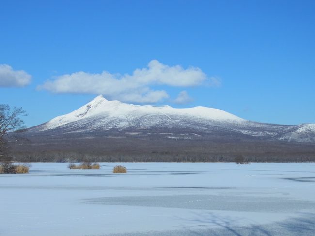 駒ケ岳もクッキリと見えて<br />本当に最高のお天気です。<br /><br />氷結した大沼と雄大な駒ケ岳を見て<br />心が洗われる思いでした。