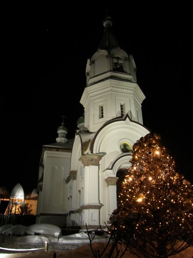 クリスマスならではの<br />イルミネーションも随所に。