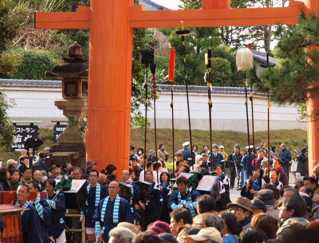 まだまだ続きます<br /><br />　　一の鳥居下