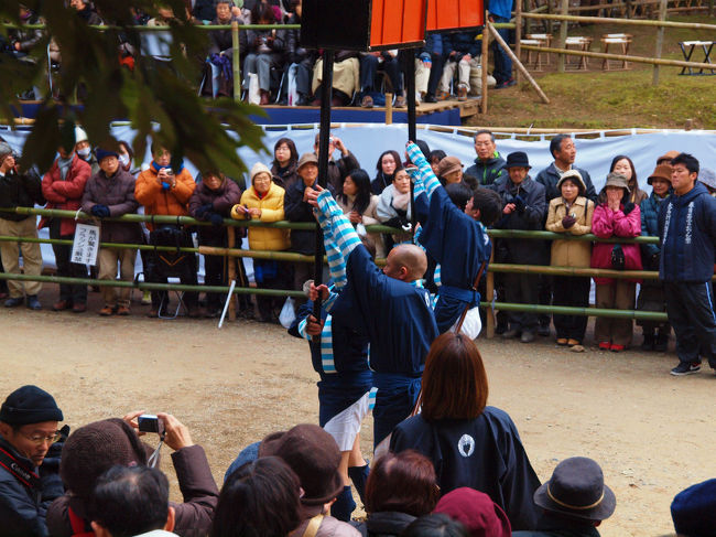 大声をだして　振り上げる<br /><br />　二人そろって