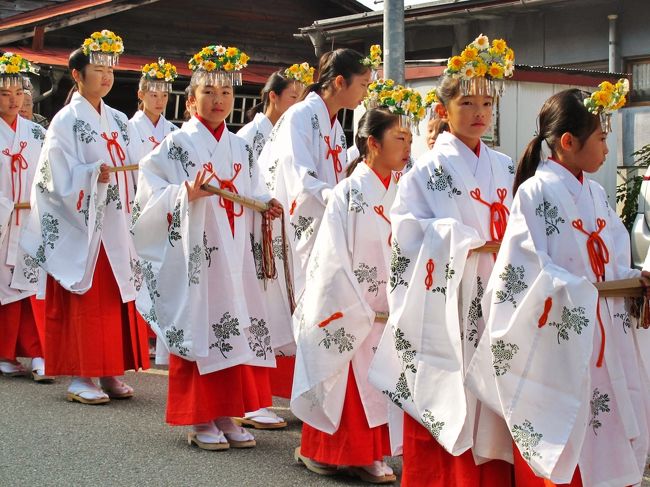 高山祭-6 御神幸＊伝統の衣装を着て大行列 ☆お囃子を響かせて』飛騨高山・古川(岐阜県)の旅行記・ブログ by マキタン２さん【フォートラベル】