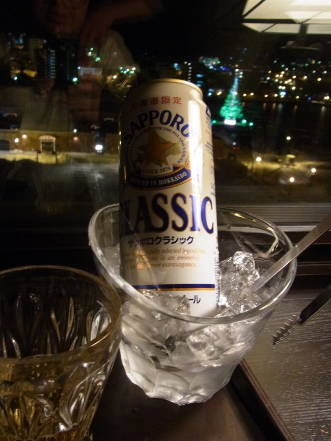 ホテルまで歩いて帰り<br />夜景を見ながら飲み直します♪