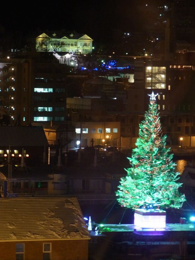 公会堂とかツリーもばっちりです！<br /><br />ちなみに教会や公会堂は22時には消灯。<br /><br /><br />4時起きだったので、私達も早々と就寝しましたzzz...<br /><br /><br />　　　　　　　　　　　〜二日目に続く〜