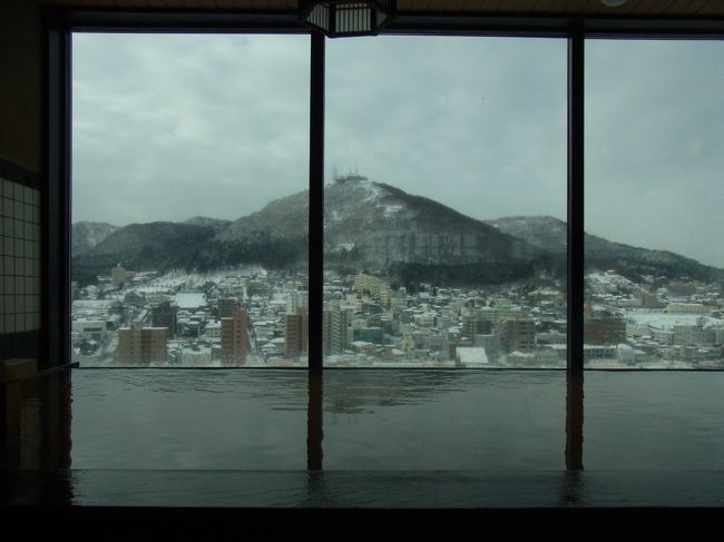 今回は19時台の飛行機なので<br />日中はのんびりと過ごす予定です。<br />チェックアウトは11時なので<br />ギリギリまで寛いじゃいます。<br /><br />お風呂もこの時間になると空いていて<br />思わず写真を撮ってしまいました〜。<br /><br />この眺めは本当に格別ですね。