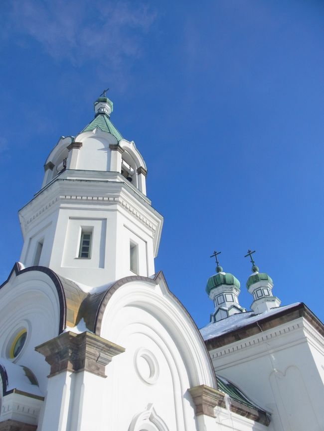 ハリストス正教会は<br />青空と太陽の光があったほうが美しいです。