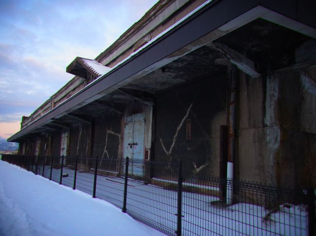 ベイエリアに戻る途中に<br />さびれた雰囲気の倉庫を見掛けたので<br />廃墟マニアの気がある私は<br />そちらにふらふらと行ってしまいました（笑）<br /><br />戻ってから調べてみましたが<br />小熊倉庫っていうみたいです。