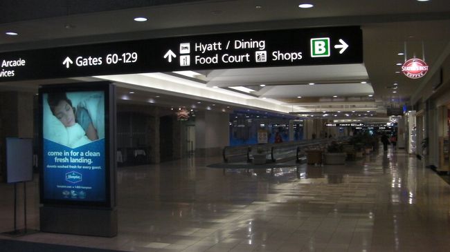 オーランド国際空港の構内。