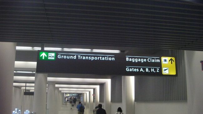 約２時間かけてワシントンＤＣに到着。到着後、この看板を頼りに自分が乗る飛行機があるゲートへ向かいます。