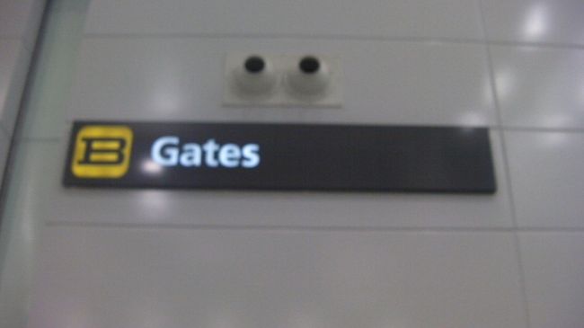 ゲートＢに到着。