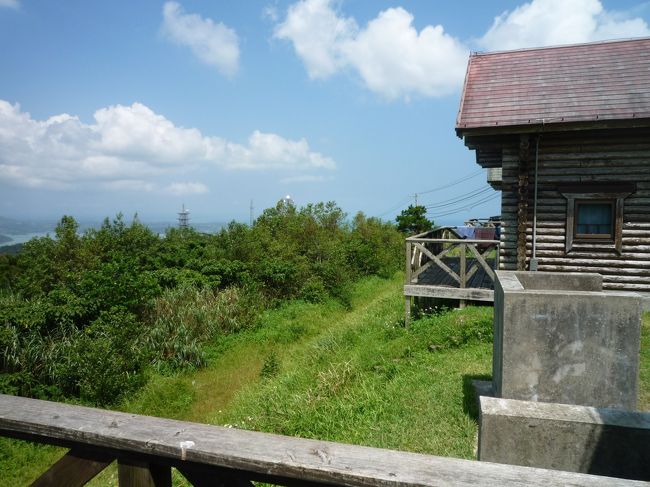 おはようございます！<br />前日から名護市内のコテージに泊まっていました。<br /><br />みんなで泡盛で酔いつぶれ、記憶は定かではありません。<br />気付いたら寝てて、起きたら爽やかな朝になっていました。<br /><br />夜は少し冷えていたけど、朝になればもう暑いくらい！