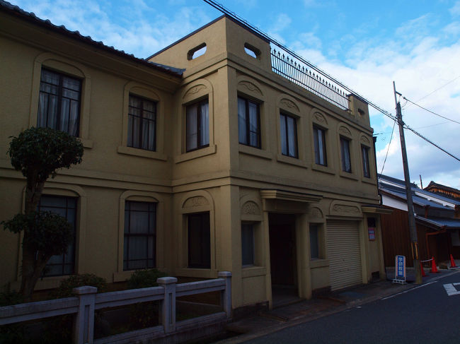 洋風の建物は　明治１５年郵便局を始めて<br /><br />　大正２年の建築と伝えられる