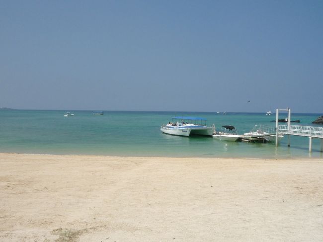 3日目のこの日は、午前中からビーチで騒ぎまくった！！<br /><br />朝の海は本当に青くてきれい★<br /><br />最初からボルテージ最高潮！