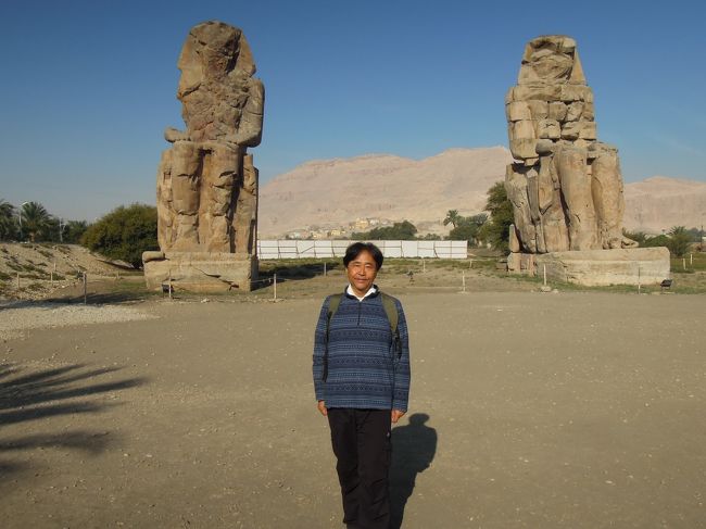 ①メムノンの巨像。ここは無料