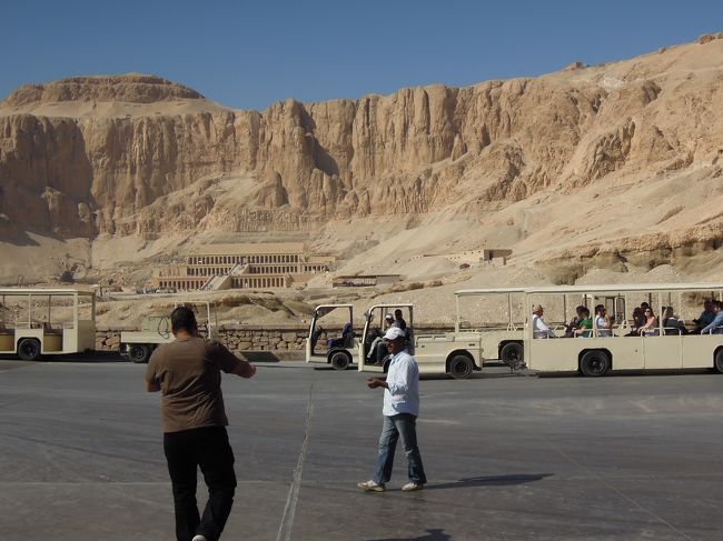 ③ハトシェプスト女王葬祭殿30ポンド。