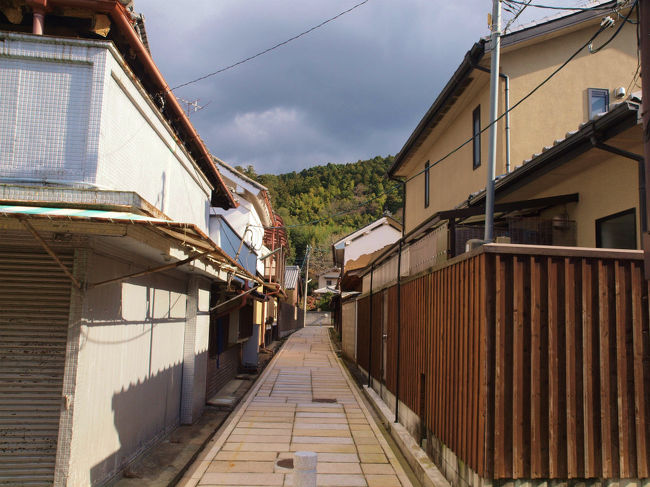 またも　横町が気になり写す
