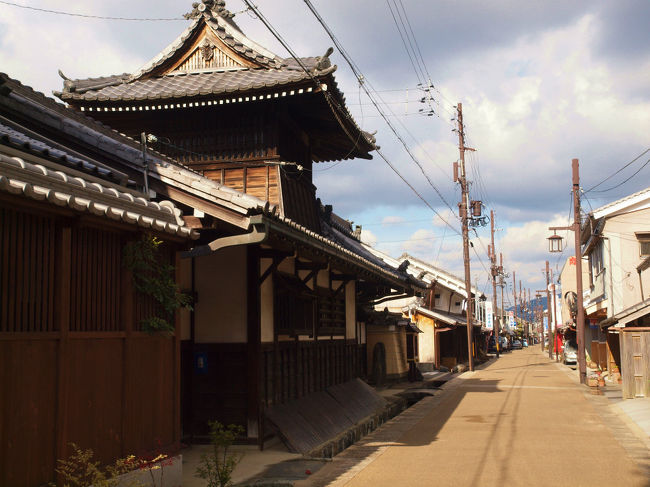 万法寺<br /><br />　本堂　県指定文化財<br /><br />そびえる　太鼓楼