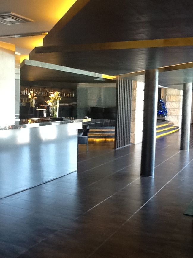 フロントは玄関からは見えず、かまえず自然と入れます。