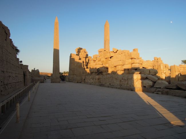 オベリスク(トトメス?とハトシェプスト女王)