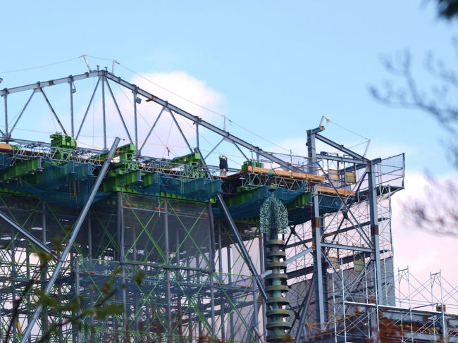 １３００年まえ　どのような工人が　建築、、<br /><br />　そうぞうすらできません。<br /><br />美しい姿を。。現代まで。残る。。木造建築