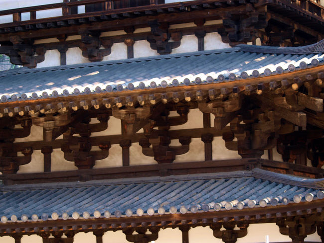 細かい木組み　当たり前ですが　釘一本もなし<br /><br />