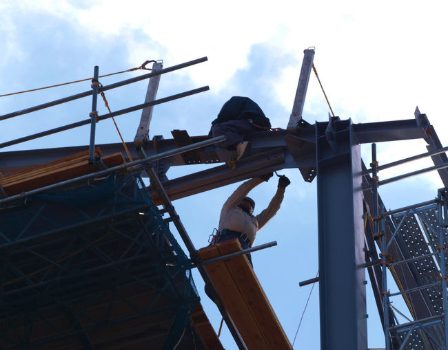 怖い、平気で作業する現代人