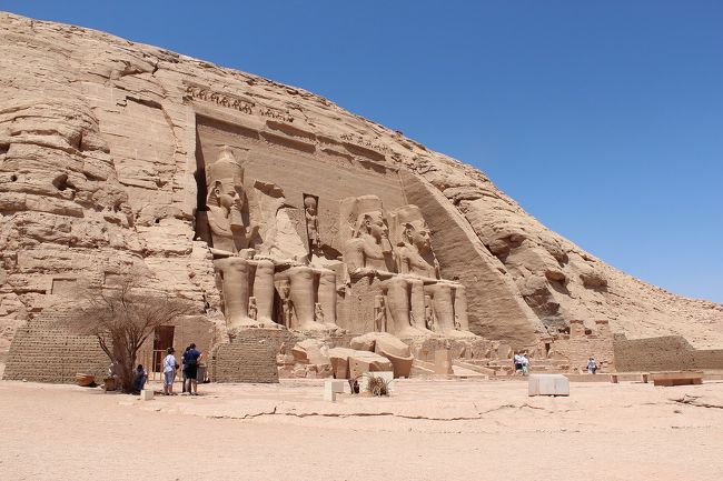 ナセル湖に沈んでしまう神殿をユネスコの支援により60m引き揚げて救済したのは有名な話です。